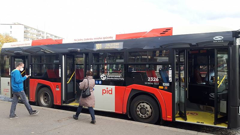 Nové barevné schéma vozidel Pražské integrované dopravy.