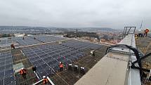 Fotovoltaická elektrárna na střeše Kongresového centra v Praze.