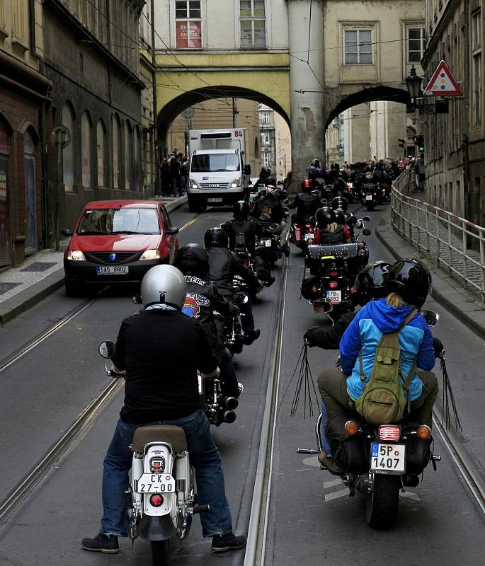 Spanilá jízda v rámci Prague Harley Days 2016.