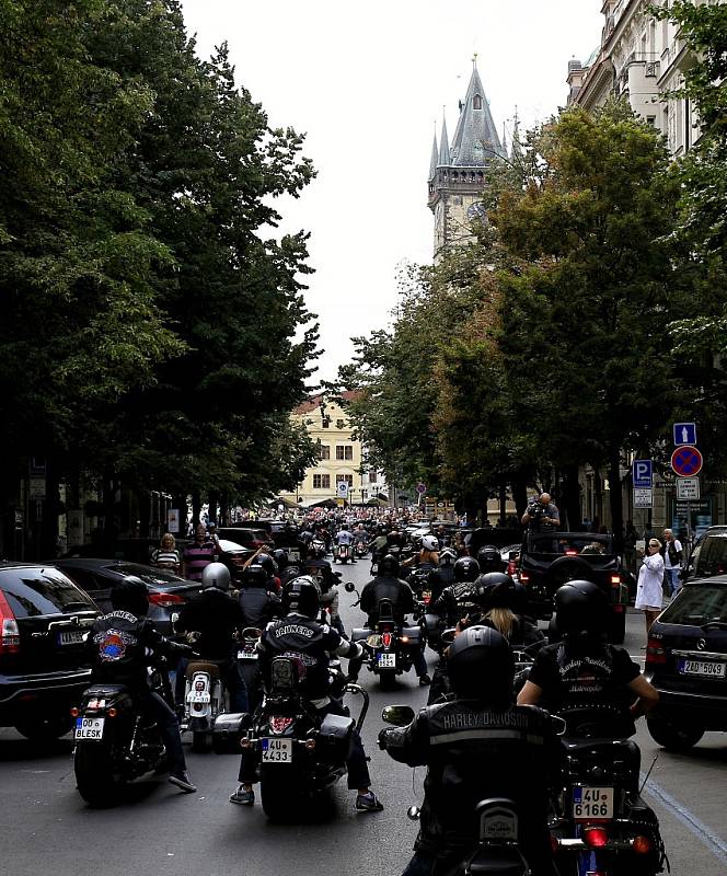 Spanilá jízda v rámci Prague Harley Days 2016.