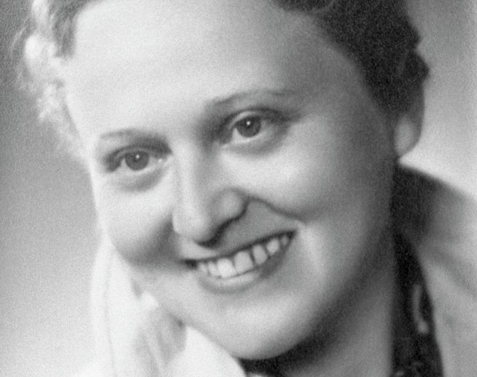 Zdena Mašínová starší (na archivním snímku z roku 1945).