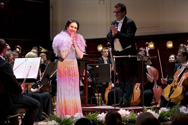 Ruská sopranistka Aida Garifullinová vystoupila v Obecním domě v Praze.