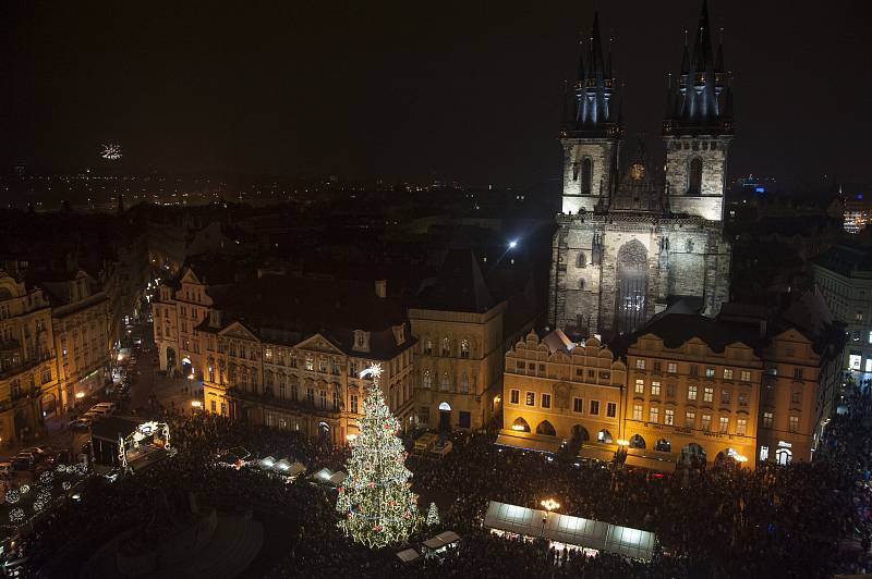 Rozsvěcení vánočního stomu na pražském Staromětském náměstí