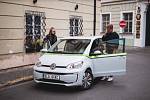 Firma GreenGo nabízí své sdílené elektromobily i v Praze.