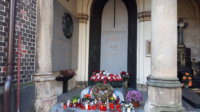 Hrob prezidenta Václava Havla.