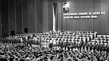 Slavnostním shromážděním vyvrcholily ve Sjezdovém sále Paláce kultury v roce 1983 Praze oslavy 35. výročí komunistického převratu.