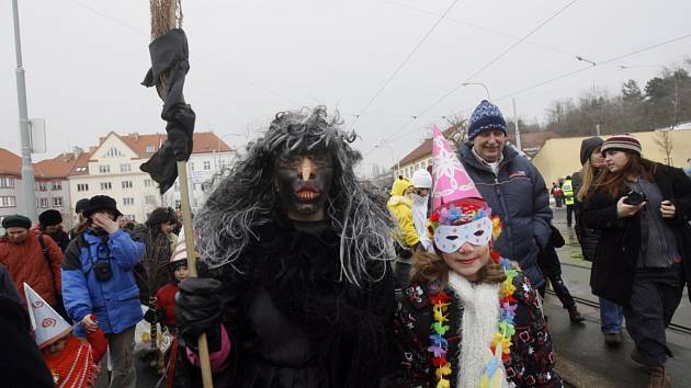 Spolek břevnovských živnostníků a Městská část Praha 6 uspořádali 20. února 2009 15. masopustní maškarní průvod Carneval v Rio de Břevnov.