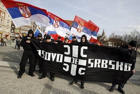 Na Palackého náměstí v Praze se konala dne 23. února 2008 demonstrace asi stovky příznivců extremistické organizace Autonomní nacionalisté Střední Čechy proti uznání samostatného Kosova. 