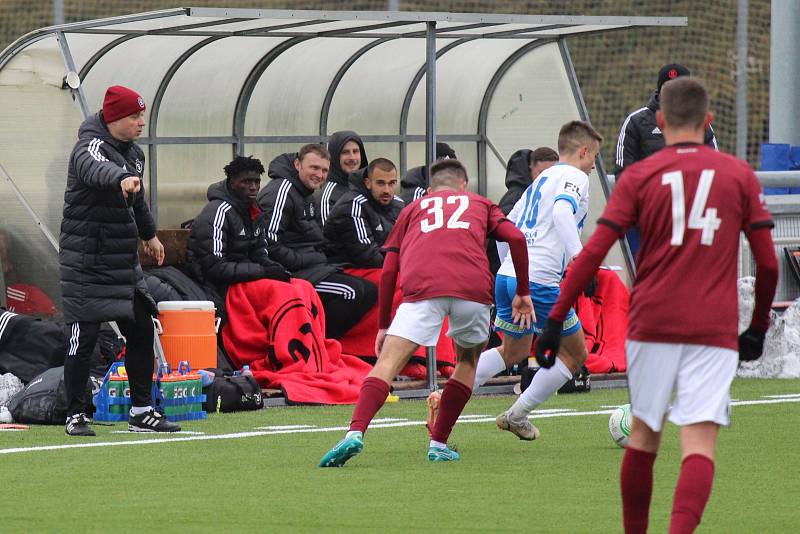 Na úvod 26. ročníku Zimní Tipsport ligy porazilo béčko Sparty na Strahově tým Teplic 4:1.