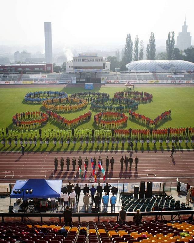Z prvního dne celostátního finále OVOV (Odznak všestrannosti olympijských vítězů) na pražské Julisce.