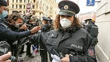Demonstrace proti vládním opatřením na boj proti epidemii se na náměstí Republiky konala ve středu 28. října 2020.