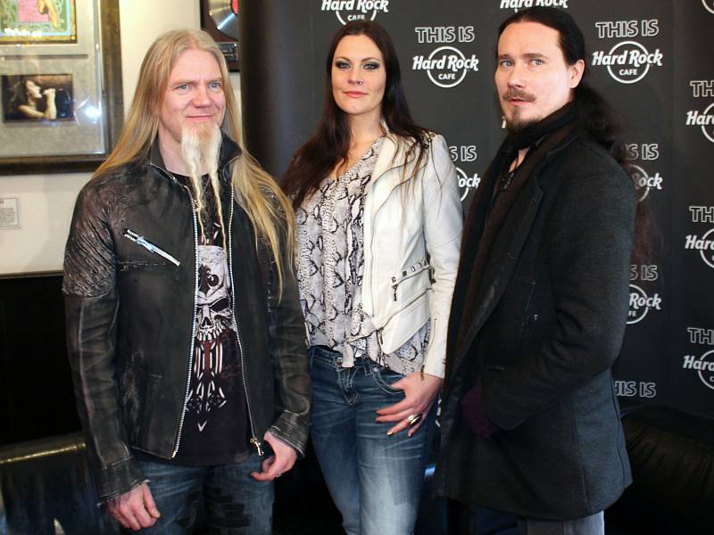 Tři hlavní členové skupiny Nightwish představili v pražském Hard Rock Café nové a dlouho očekávané albu.