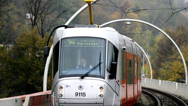 Nízkopodlažní tramvaj 14T s designem Porsche.