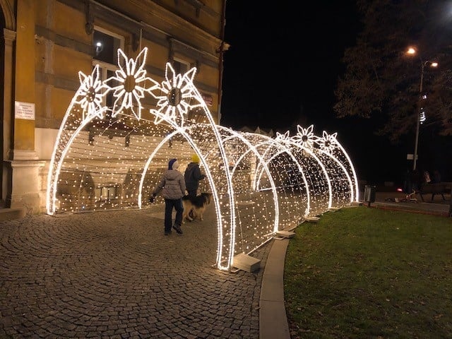 Praha svítí! V Čakovicích mají i vánoční 3D ozdoby. Podívejte se - Pražský  deník