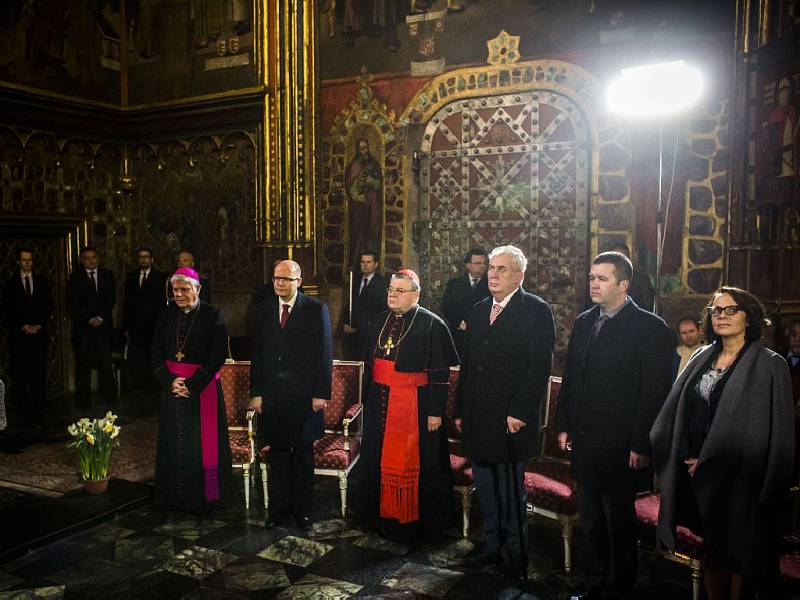 Nejvyšší představitelé státu a současně držiteli klíčů od Korunní komory, kde jsou ukryty korunovační klenoty, se 10. dubna sešli, aby zahájili realizaci projektu nových varhan pro svatovítskou katedrálu. Malý, Sobotka, Duka, Zeman, Hamáček, Krn