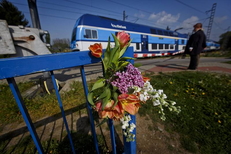 Situace v Uhříněvsi u Prahy, kde spáchala 29. dubna sebevraždu zpěvačka Iveta Bartošová.