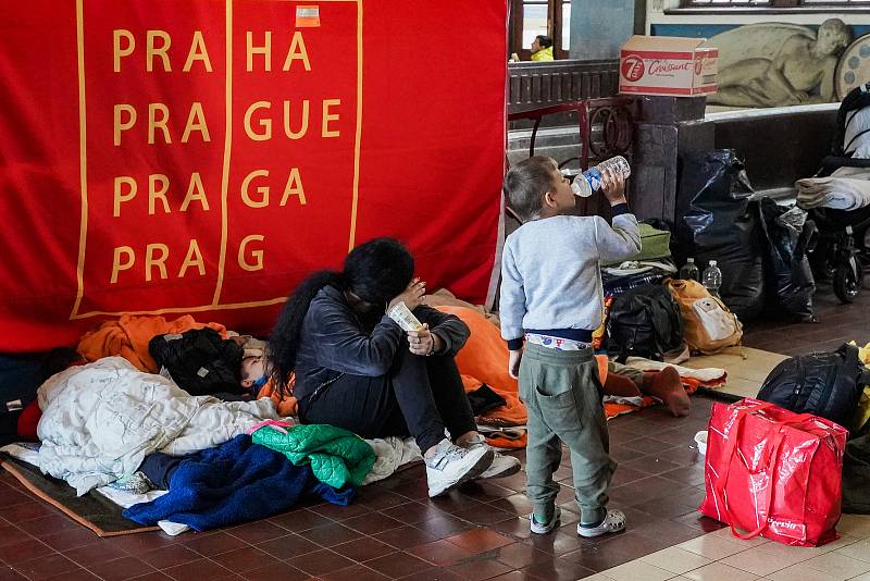 Záchytné odbavovací uprchlické centrum Praha - Hlavní nádraží.