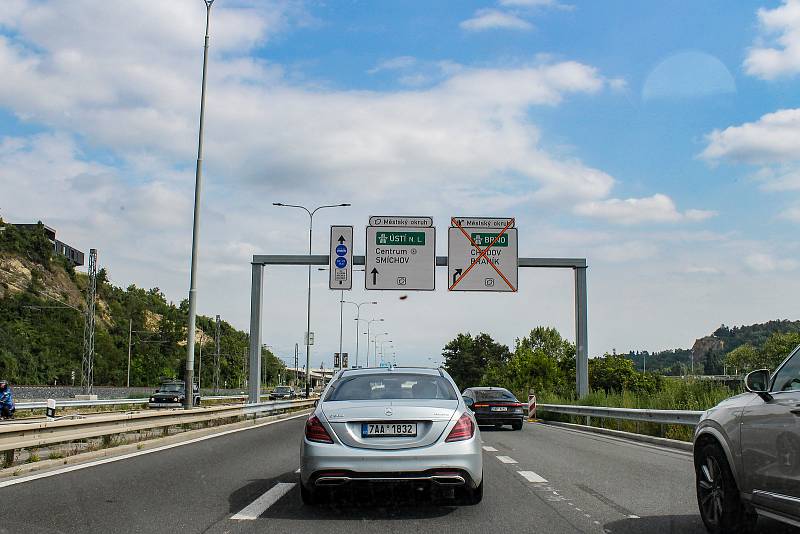 Další etapa rozšíření komunikace Strakonická, tentokrát v úseku od nadjezdu mimoúrovňové křižovatky ulice Mezichuchelská po autobusovou zastávku Malá Chuchle. Práce jsou plánovány do konce listopadu tohoto roku.