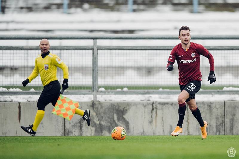 Zimní příprava fotbalistů Sparty Praha. Na snímku je v utkání s Českými Budějovicemi obránce Andreas Windheim.