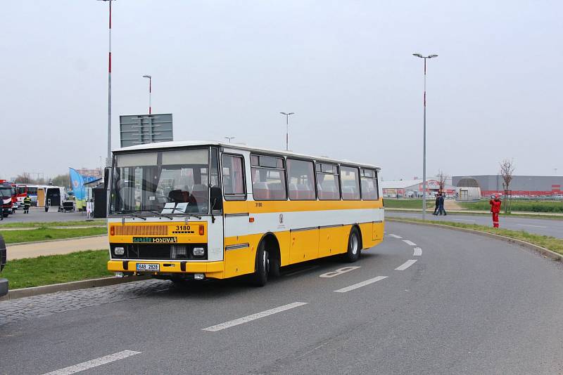 Autobusový den Pražské integrované dopravy 2019 v Letňanech.