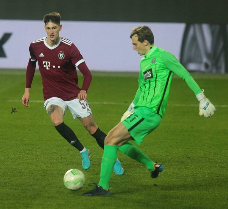 Sparta v utkání play-off Konferenční ligy proti Partizanu Bělehrad.