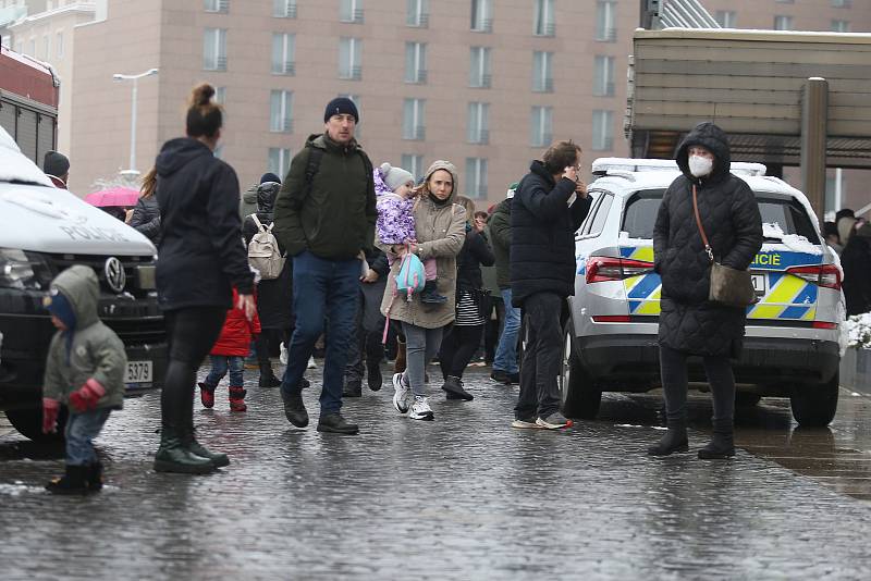 Centrum pomoci uprchlíkům z Ukrajiny v Kongresovém centru Praha v den otevření 4. března 2022.