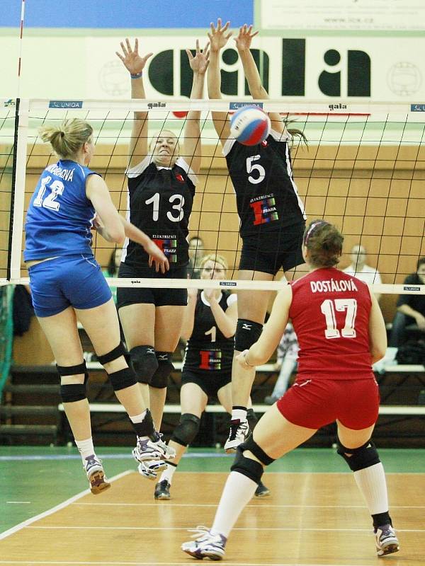 Volejbalistky Olympu porazily Slavii 3:2.