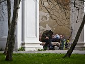 Až dvě třetiny pražských bezdomovců nejsou původem z hlavního města. Ilustrační foto.