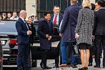 Příjezd filipínského prezidentského páru na Pražský hrad a přivítání prezidentem Petrem Pavlem a jeho manželkou Evou Pavlovou (I. nádvoří).