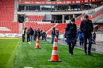 Fotbalový klub Slavia Praha pořádal pro své fanoušky akci Víkend otevřených dveří, při kterých mohli nakouknout do útrob stadionu, šaten i do klubového muzea.