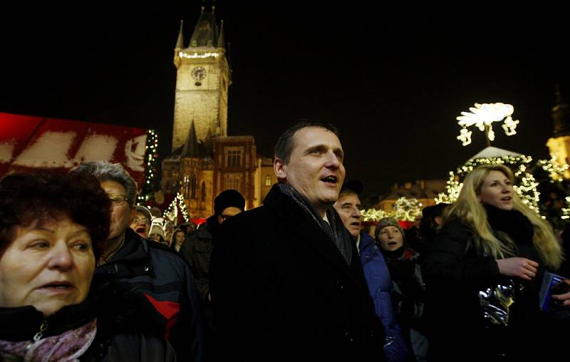 Česko zpívá koledy na Staroměstském náměstí