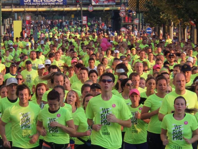 V sobotu večer se v Praze uskutečnil 4. ročník běžeckého závodu WE RUN PRAGUE