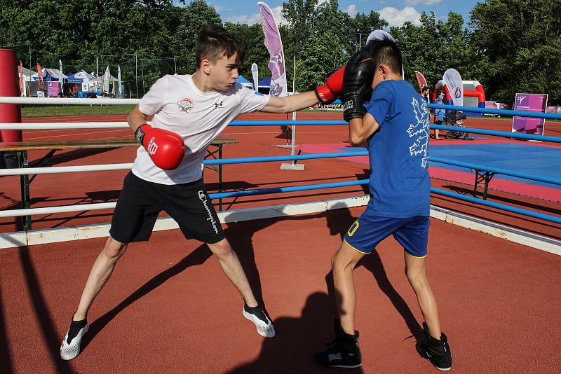 Trénink v olympijském parku vedli boxeři z oddílu Pražský Rohovník, trenér Michal Soukup, mládežníci Adam Marcin a Samuel Klabeneš.