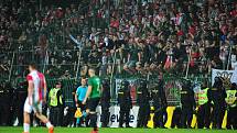 Fotbalové utkání finále MOL Cupu mezi celky SK Slavia Praha a FK Jablonec 9. května v Mladé Boleslavi. Fanoušci Slavie.