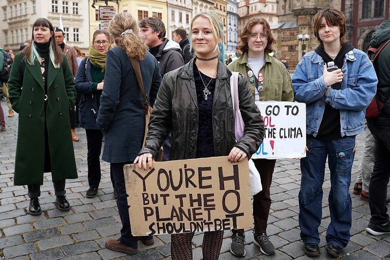 Východoevropská stávka za klima na Staroměstském náměstí v Praze v režii studentského ekologického hnutí Fridays for Future.