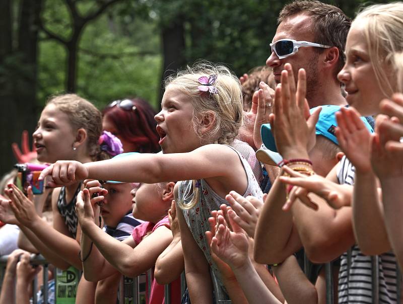 Největší český rodinný festival Kašpárkohraní oslavil 10. narozeniny v Oboře Hvězda.