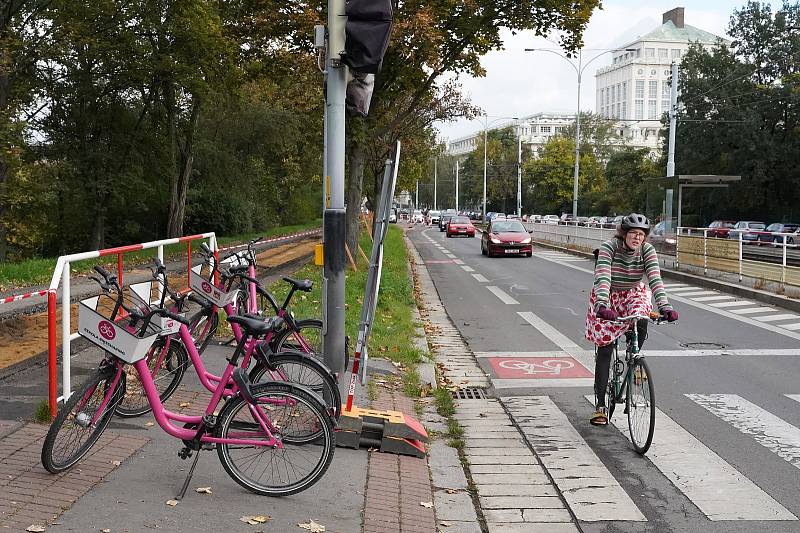 Revitalizace cyklotrasy v úseku Podolská vodárna - plavecký bazén Podolí.