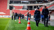 Fotbalový klub Slavia Praha pořádal pro své fanoušky akci Víkend otevřených dveří, při kterých mohli nakouknout do útrob stadionu, šaten i do klubového muzea.