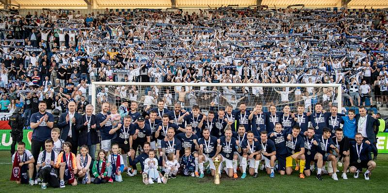 Slovácko porazilo ve finále MOL Cupu Spartu 3:1 a slaví historický úspěch.