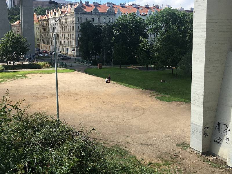 V parku Folimanka má vzniknout volnočasový areál, proti kterému občané iniciovali petici i demonstraci.