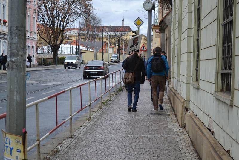 Oslavy 26. výročí Sametové revoluce 17. listopadu v Praze na Albertově.