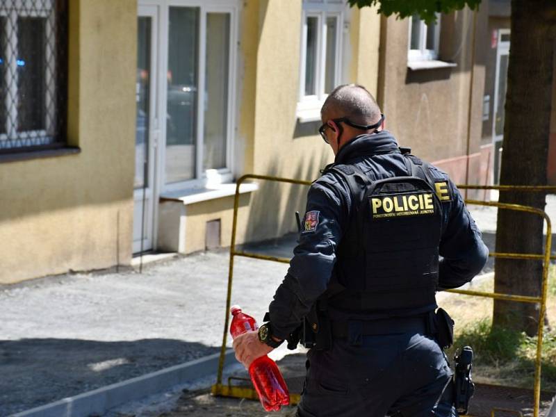 Policejní zásah ve Vysočanech.