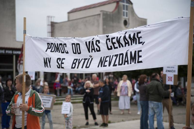 Demonstrace v Praze Písnici.