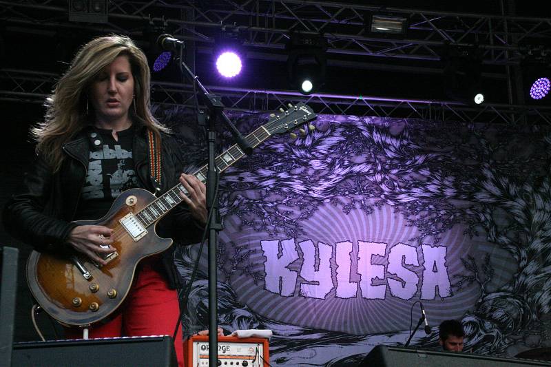 Laura Pleasants, kytaristka a zpěvačka kapely Kylesa.