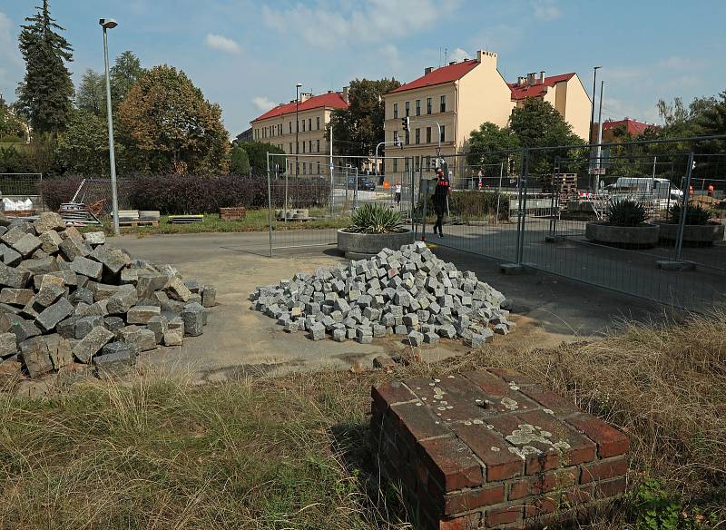 Palác Svět v pražské Libni a změny v jeho okolí.