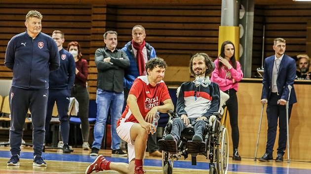 Projekt Futsal za život dlouhodobě podporuje maséra fotbalové a futsalové reprezentace Vladimíra Mikuláše.