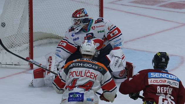 Hokejisté Sparty porazili Pardubice 4:3 po nájezdech.