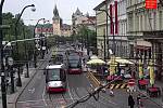 Uzavření Smetanova nábřeží je jádrem sporu mezi pražským magistrátem a centrální městskou částí.