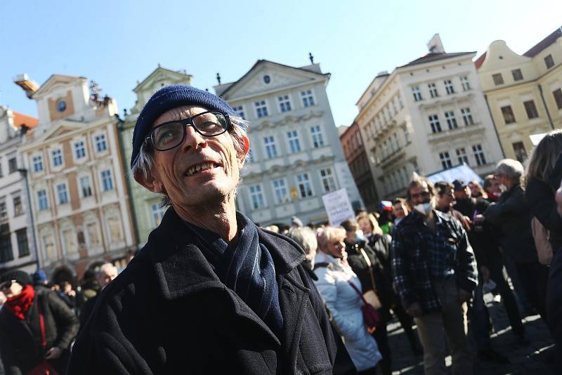 Demonstrace iniciativy Chcípl PES proti vládním opatřením v Praze v neděli 7. března 2021.