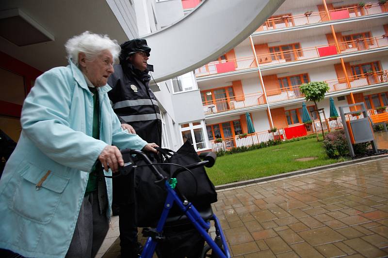 Potok Botič vyhnal seniory z domu sociálních a zdravotních služeb